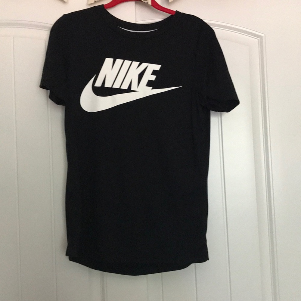 Brand new nike shirt
